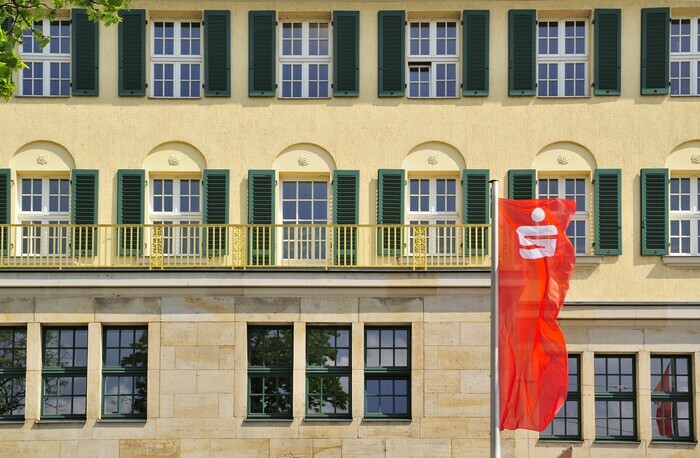 Hauptsitz der Ostsächsischen Sparkasse am Dresdener Güntzplatz.