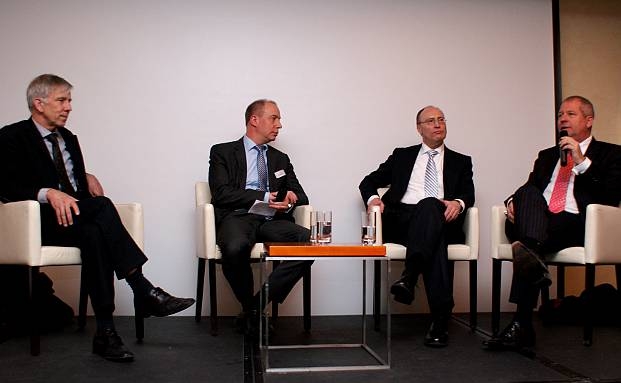 Die Diskutanten von links: Ulrich Kaffarnik, DJE Kapital, Moderator Peer Reichelt, NFS, Manfred Schlumberger, BHF Trust, Guido Bartels, Ethenea