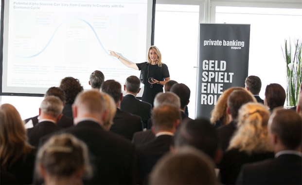 Elsa Goldberg von Franklin Templeton bei ihrem Vortrag „Lieber zu früh als falsch positioniert“. | © Christian Scholtysik, Patrick Hipp