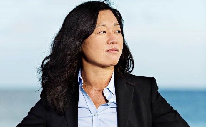 Tine Choi, Chefstrategin der Danske Bank: „Wir halten weiterhin an unserer Übergewichtung von 10 Prozent in Aktien fest, von denen wir 2018 eine höhere Rendite erwarten als von Anleihen“.