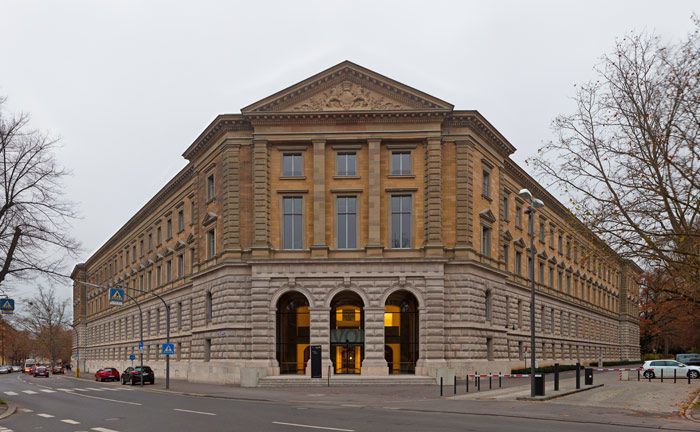 Das alte Justizzentrum in Würzburg mit Landgericht und Amtsgericht.