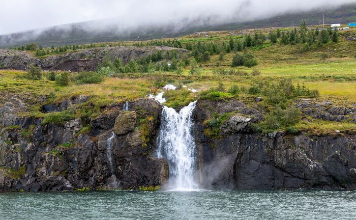 Wasserfall: Sauberes Wasser gehört neben Innovationen im Gesundheitssektor und künstliche Intelligenz zu den Anlageschwerpunkten der drei neuen Themen-ETFs von LGIM. | © Kenneth Cop