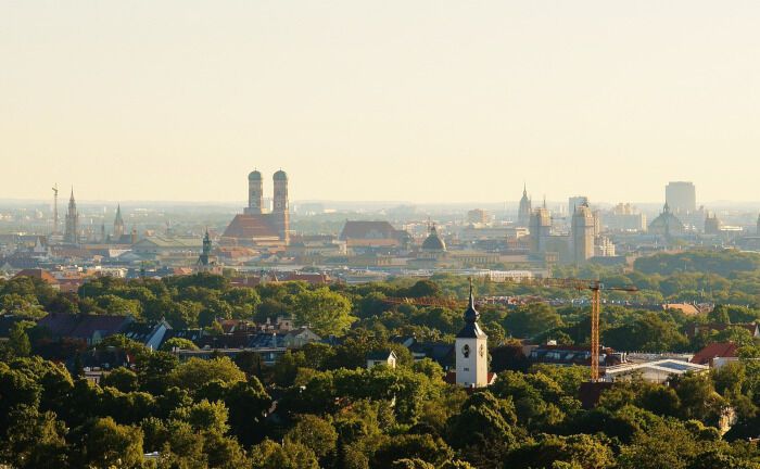 München ist reich an Kirchen und Klöstern: Die Evangelisch-Lutherische Kirche sucht eine Führungskraft für Immobilien und die Vermögensanlage.