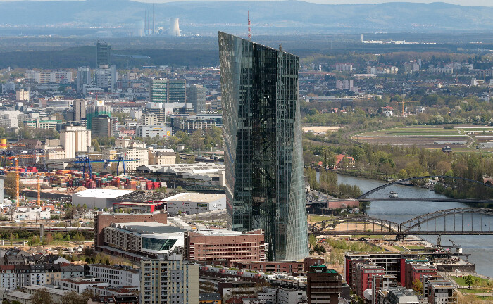 Regnet bald Geld aus dem Turm der Europäischen Zentralbank in Frankfurt? Denkbar wäre es.