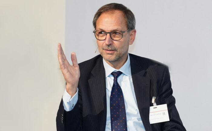 Bernd Franken ist Geschäftsführer für Kapitalanlagen der Nordrheinischen Ärzteversorgung. Im Interview spricht er über seine bevorzugten alternativen Anlagen und Erfahrungen aus der Corona-Krise. 