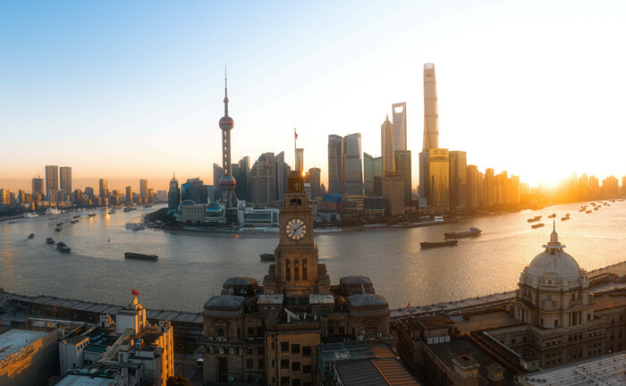 Skyline von Schanghai: China spielt unter den Schwellenländern und im MSCI Emerging Markets eine dominierende Rolle. | © imago images/VCG
