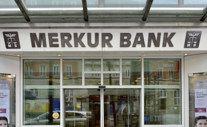 Filiale der Merkur Privatbank: Ein Postenwechsel steht an. | © Imago Images / argum