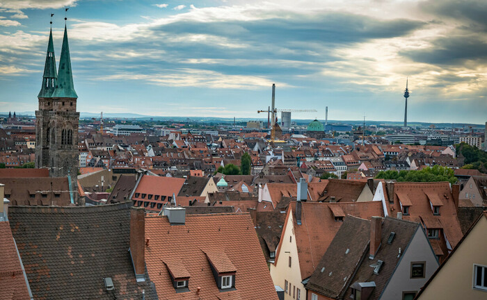 Blick über Nürnberg: Die BTV Vierländerbank sucht vor Ort einen Relationship-Manager Private Banking (m/w/d). | © Imago Images / Jürgen Ritter