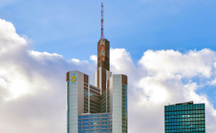 Die Spitze des Commerzbank Tower in Frankfurt am Main