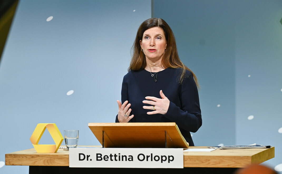 Bettina Orlopp, Commerzbank-Chefin: Die Bank baut Stellen ab. | © Commerzbank AG