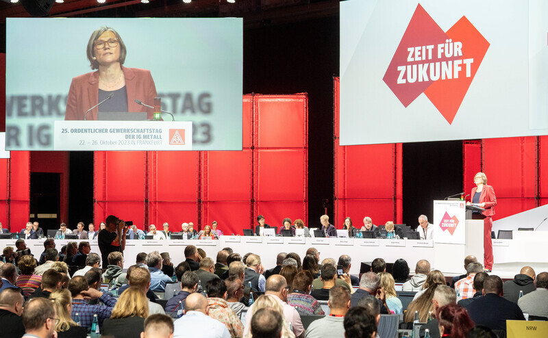 Christiane Benner, erste Vorsitzende der IG Metall, während ihrer Grundsatzrede auf dem Gewerkschaftstag in Frankfurt