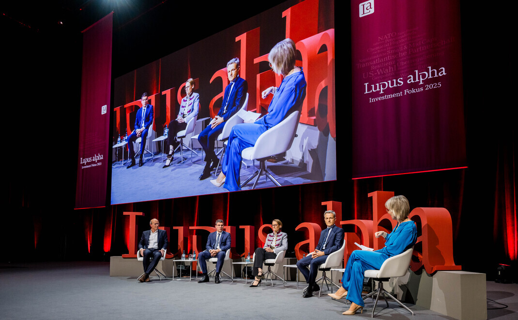 Corinna Wohlpfeil (r) moderierte die Runde an der Timm Höynkes, Wolfgang Ratheiser, Sonja Laud und Alexander Raviol (v.l.) teilnahmen.