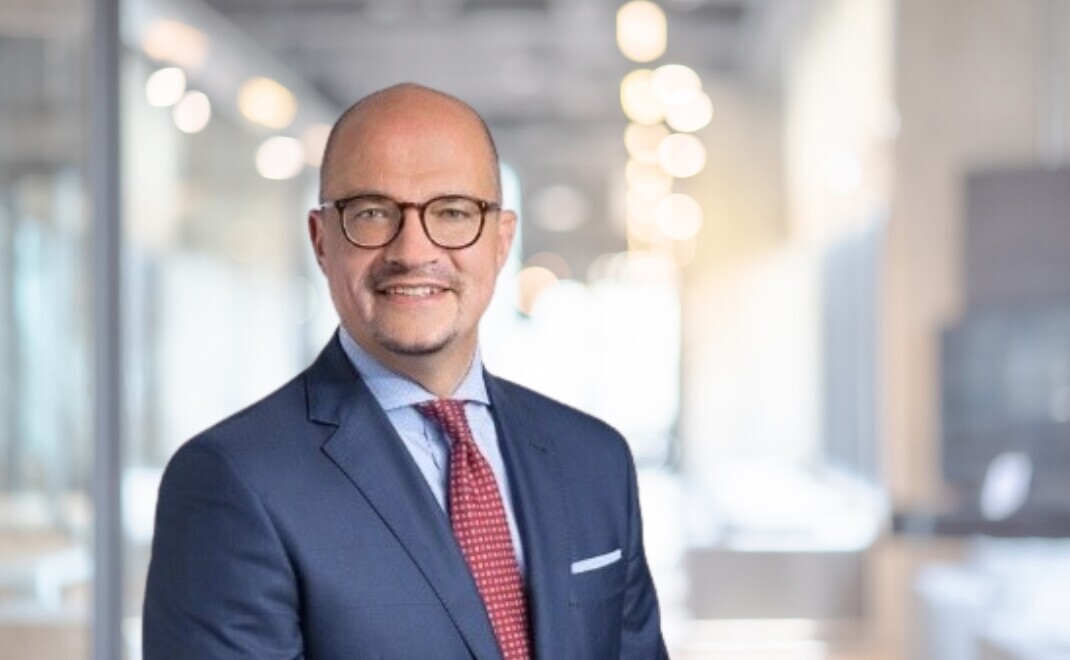 Davide Castrini leitet seit April 2025 als Marktregionsleiter das DACH-Team der PKB Private Bank vom Standort Zürich aus.