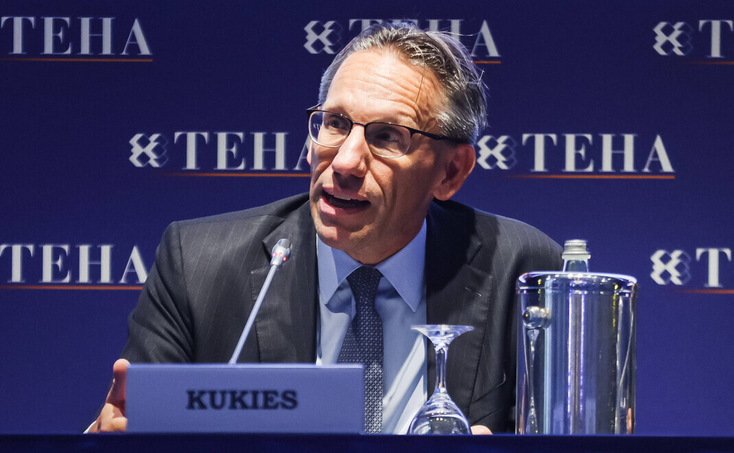 Der neue Finanzminister Jörg Kukies spricht auf einer Konferenz