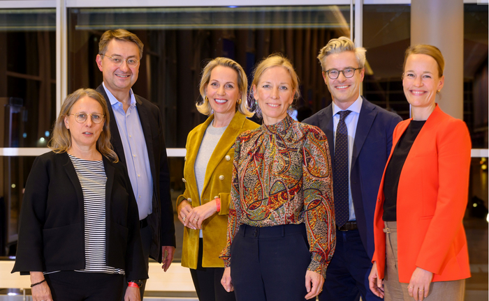 Der neue Vorstand des Bundesvarband Deutscher Stiftungen von links nach rechts: Annette Noffz, Ansgar Wimmer, Annette Heuser, Friederike von Bünau, Sebastian Unger und Anne Rolvering. Nicht im Bild: Georg Schütte | © David Ausserhofer