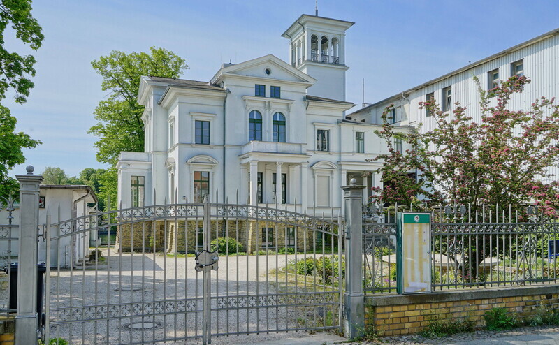 Die Weiße Villa am Müggelsee in Berlin-Friedrichshagen: Hier hat das Private Banking der Commerzbank neue Räume bezogen.