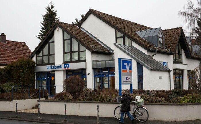 Filiale der Volksbank Mittelhessen in Groß-Karben. | © Imago / Michael Schick