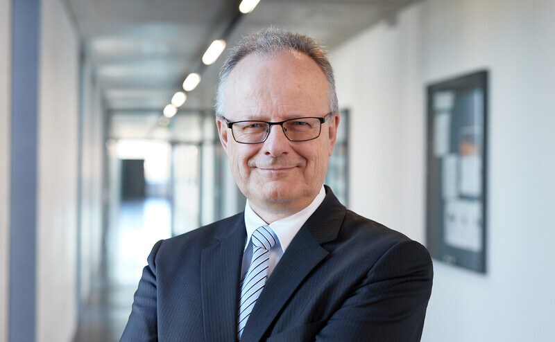 Professor Hartwig Webersinke vom Institut für Vermögensverwaltung (InVV) der TH Aschaffenburg
