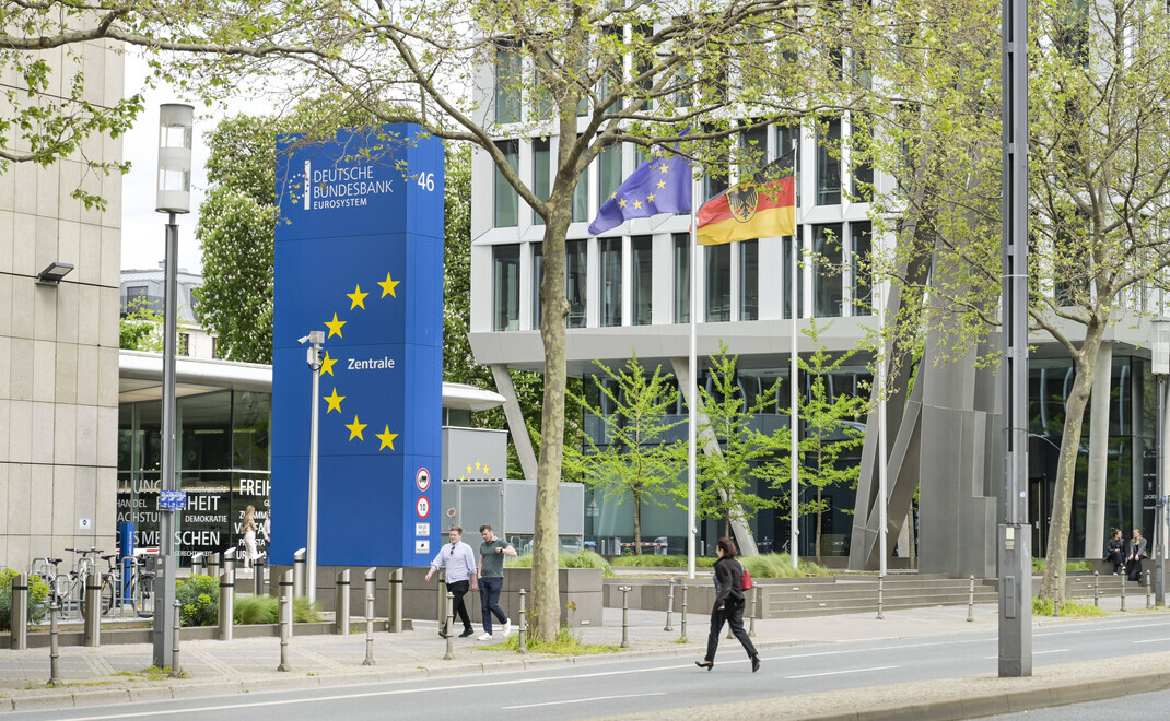 Zentrale der Bundesbank in Frankfurt am Main: Das Institut führt die EdW-Prüfungen bei Wertpapierhandelsunternehmen durch.