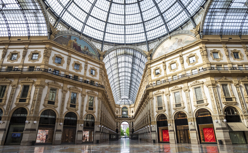 Prachteinkaufspassage Galleria Vittorio Emanuele II in Mailand: Die Zahl der Milliardäre hat in Italien in 2023 stark zugenommen.